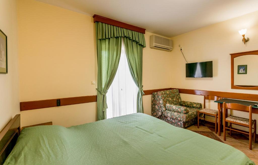 Студио (Номер-студио с диваном-кроватью (для 4 взрослых)), Apartments Maslina