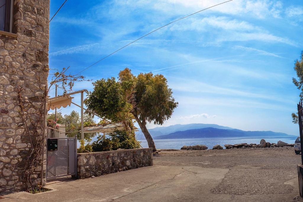 Ianos Maisonette photo 3