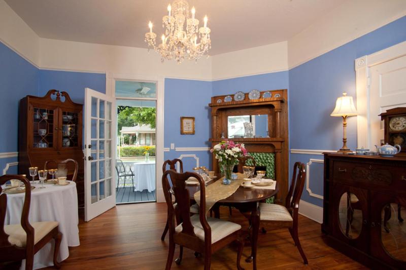 Blue Heron Inn photo 2
