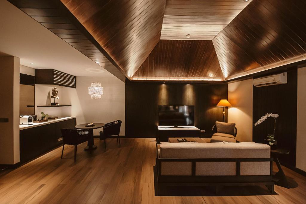 Сьюит (Люкс Jayaprana, вид на бассейн), The Vira Bali Boutique Hotel & Suite