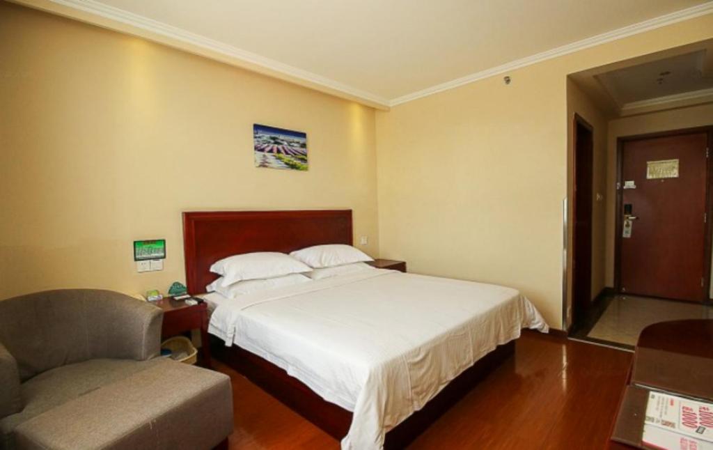 Двухместный (Номер с кроватью размера «queen-size»), GreenTree Inn Hainan Haikou Guomao Business Hotel
