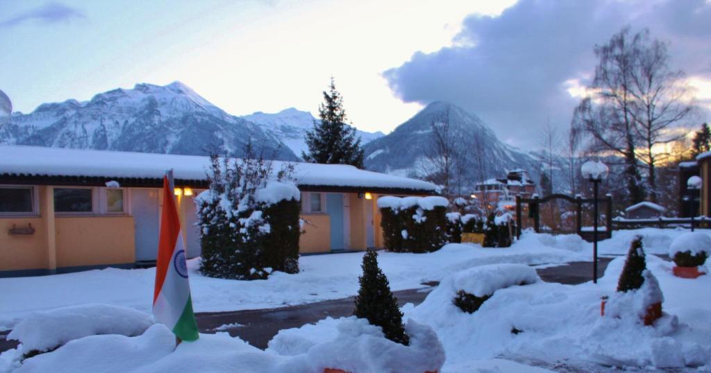 The River Village, Interlaken