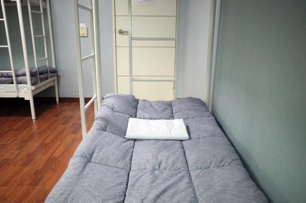Четырехместный (Четырехместный номер с общей ванной комнатой), YaKorea Hostel Gangnam