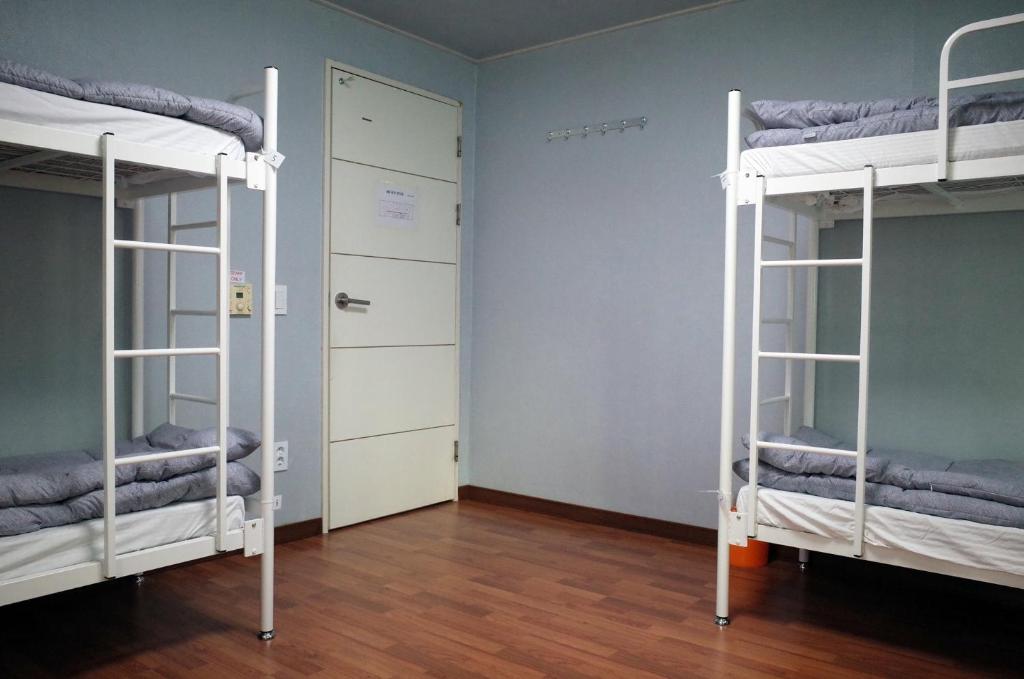 Семейный (Общий номер (для 5 взрослых)), YaKorea Hostel Gangnam