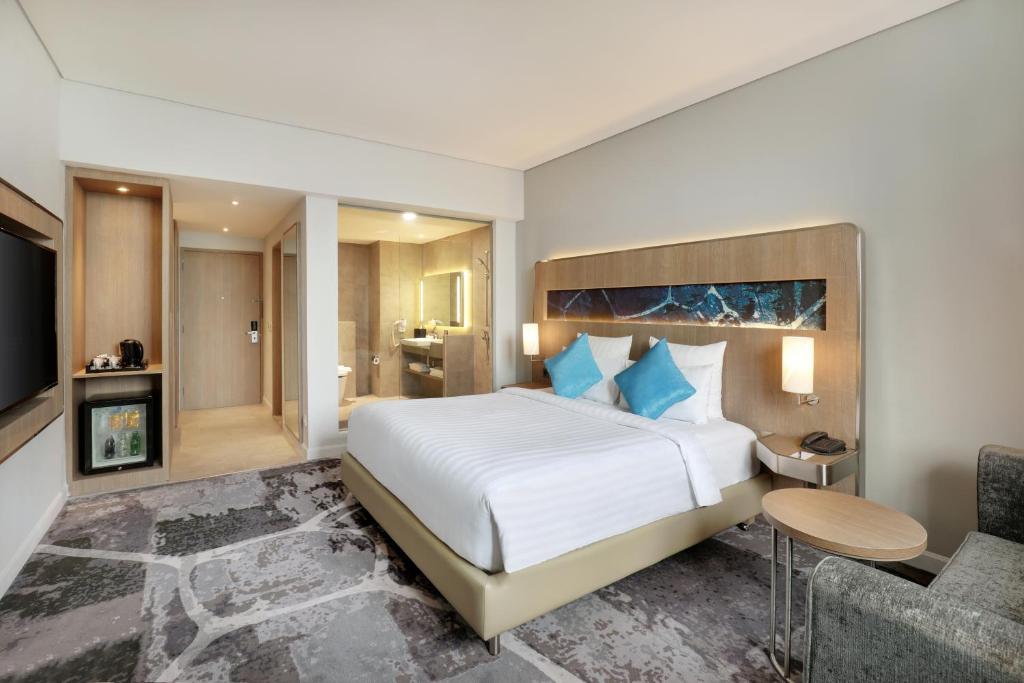 Двухместный (Номер Делюкс с кроватью размера «king-size», этаж «Премьер»), Novotel Jakarta Mangga Dua Square
