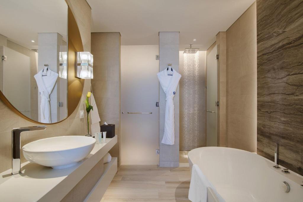 Двухместный (Клубный номер Rotana с кроватью размера 