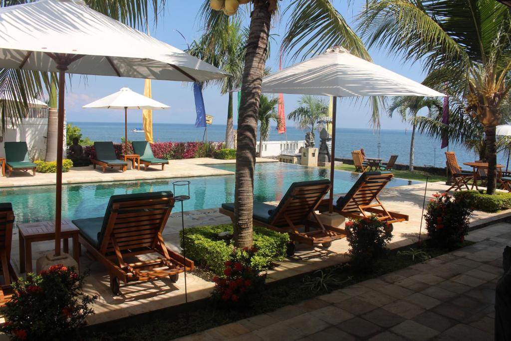 Kelapa Lovina Beach Villa photo 4