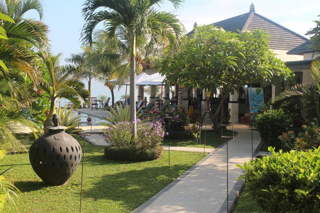 Kelapa Lovina Beach Villa photo 3