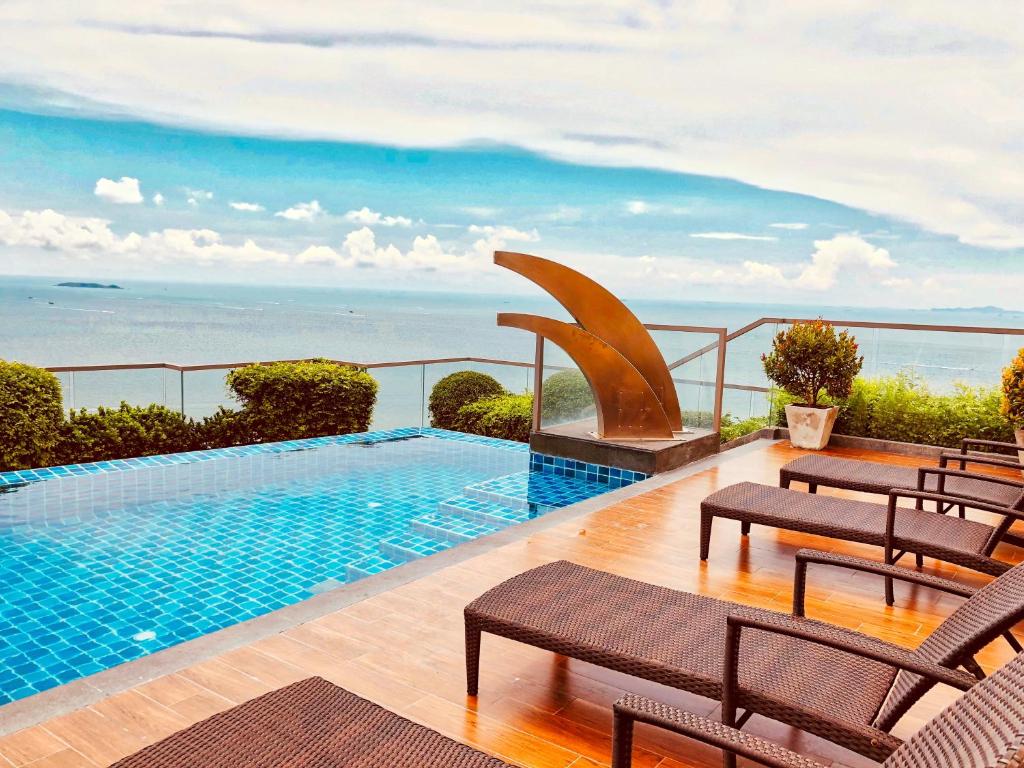 The Peak Towers Pattaya