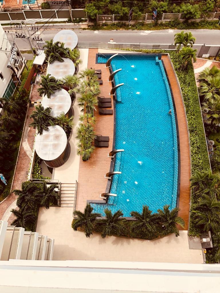 The Peak Towers Pattaya photo 2
