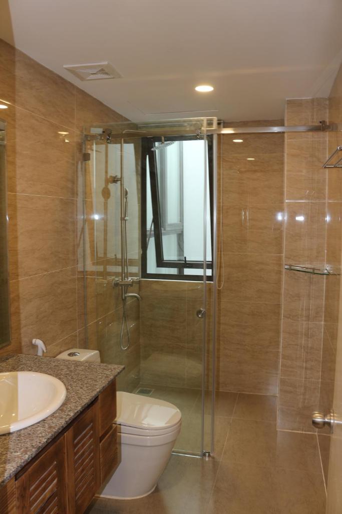 Davidduc 's Spacious Apartment in Xom Chua