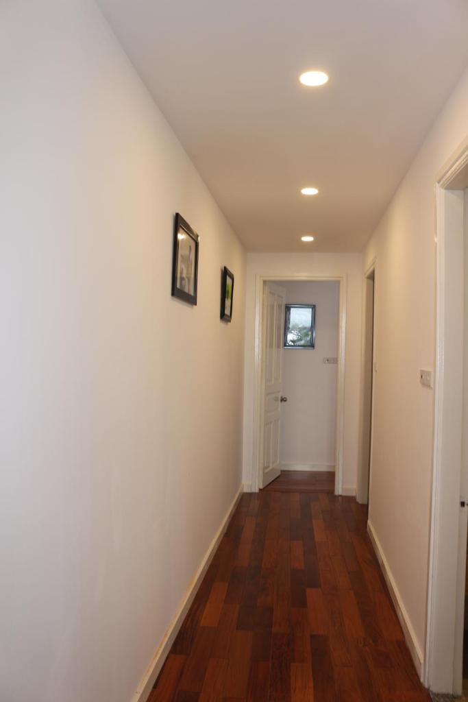 Davidduc 's Spacious Apartment in Xom Chua