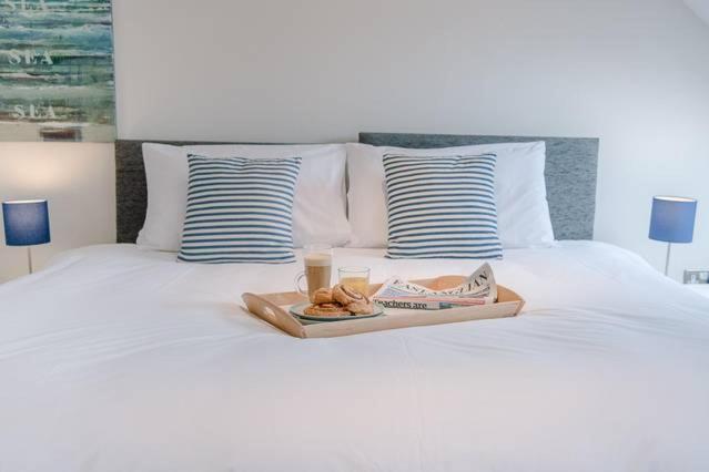 Serendipity, an apartment on the high street! photo 3