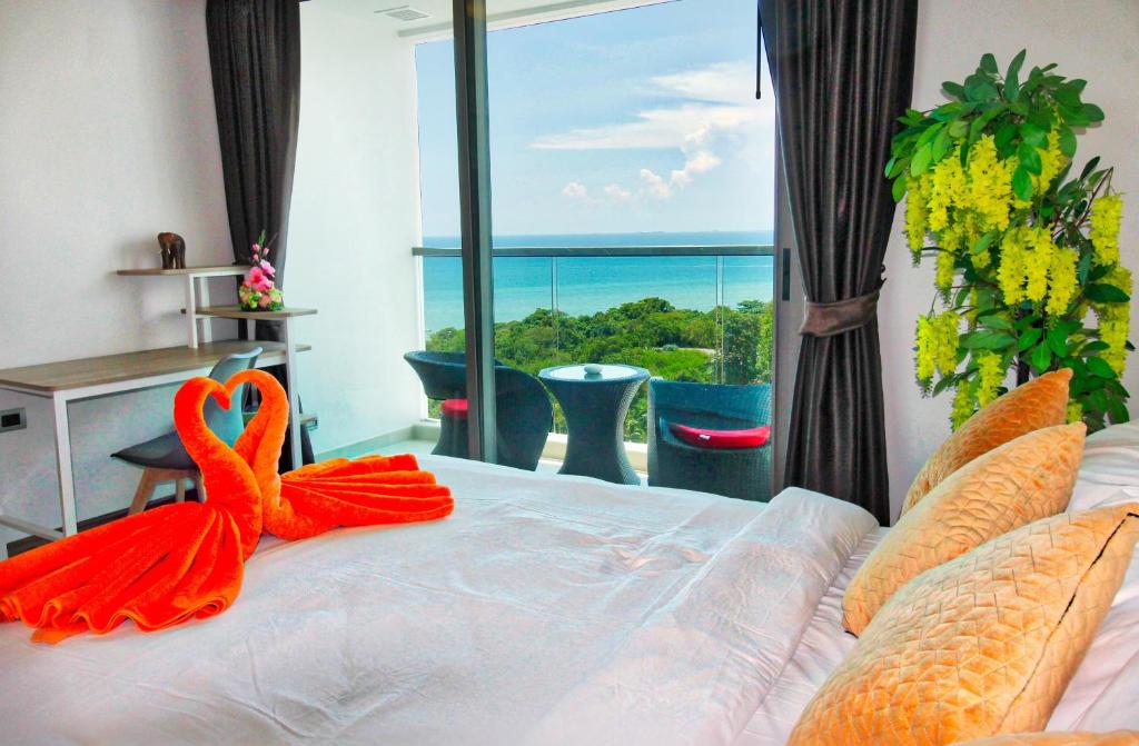 The Peak Towers Pattaya photo 1