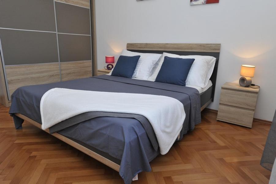 Apartman Mirakul, Split