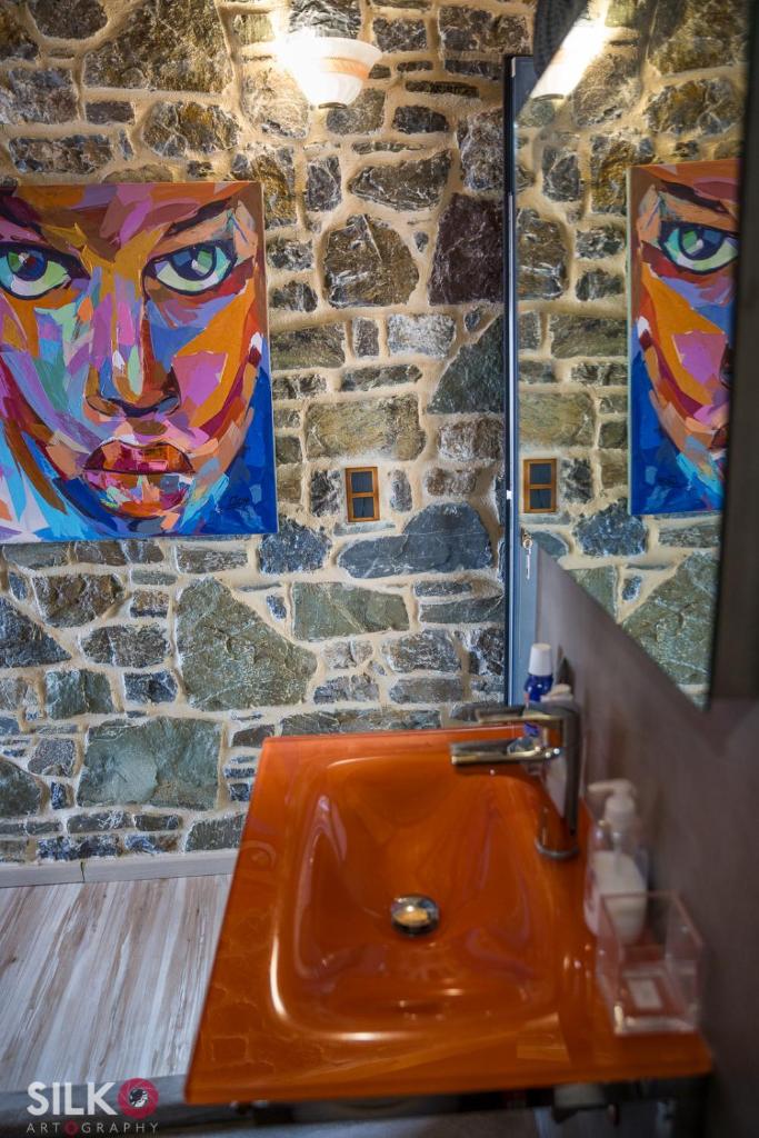 Trahilas House - Tap to explore photos