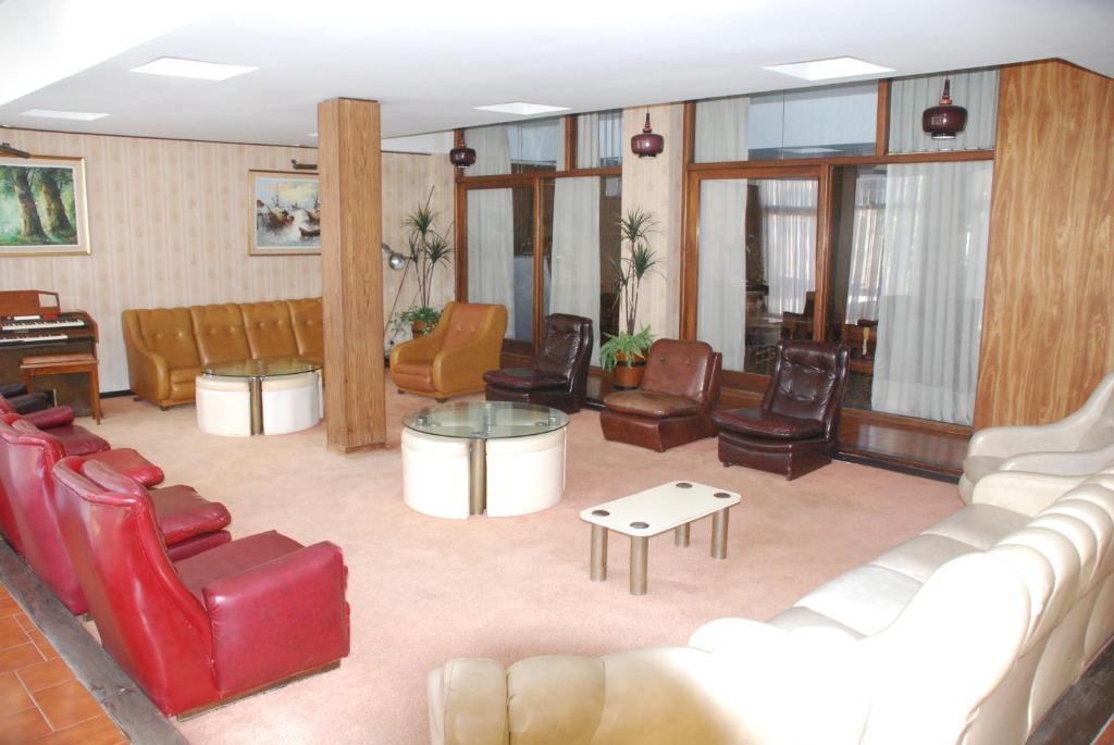 Plaza hotel photo 4