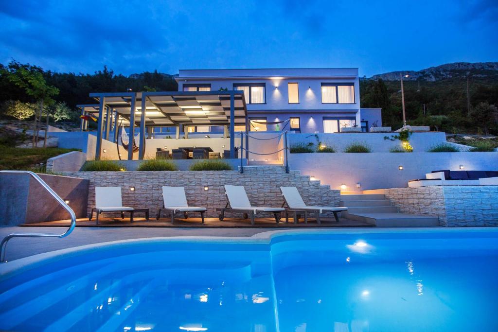 Villa Blue Hill photo 2