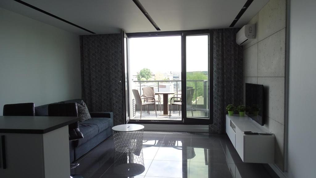 Black Line Apartment photo 2