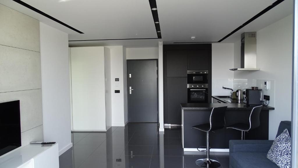 Black Line Apartment photo 1
