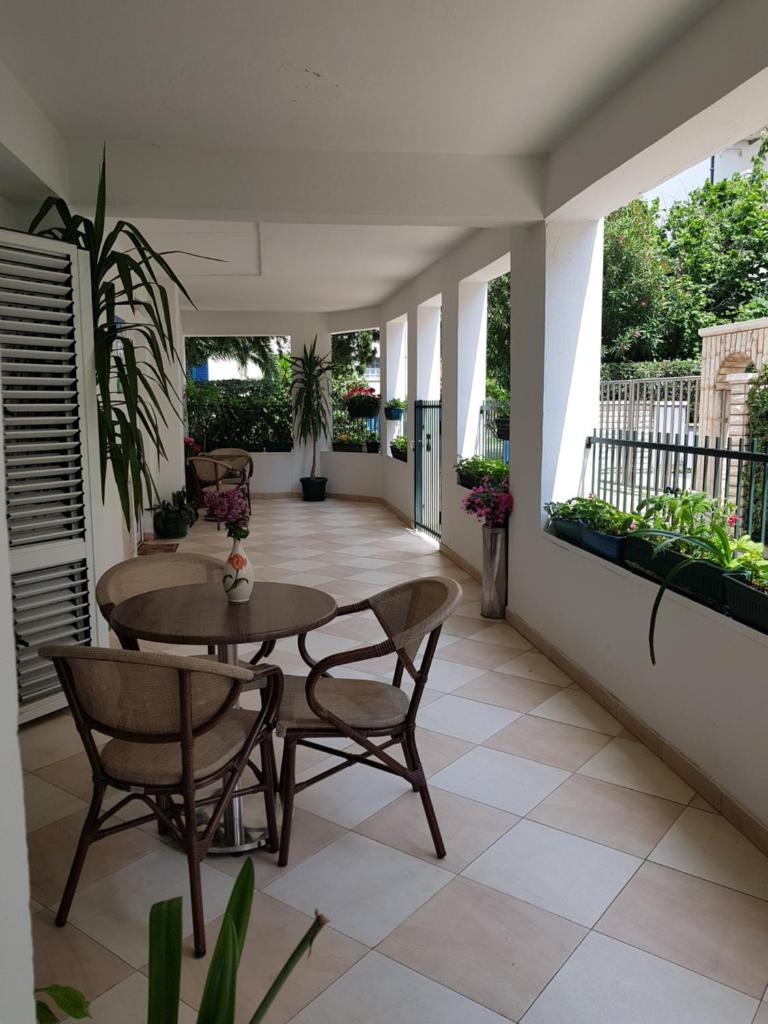 Апартаменты (Апартаменты с 2 спальнями и террасой — 1 этаж), Apartments Tamara