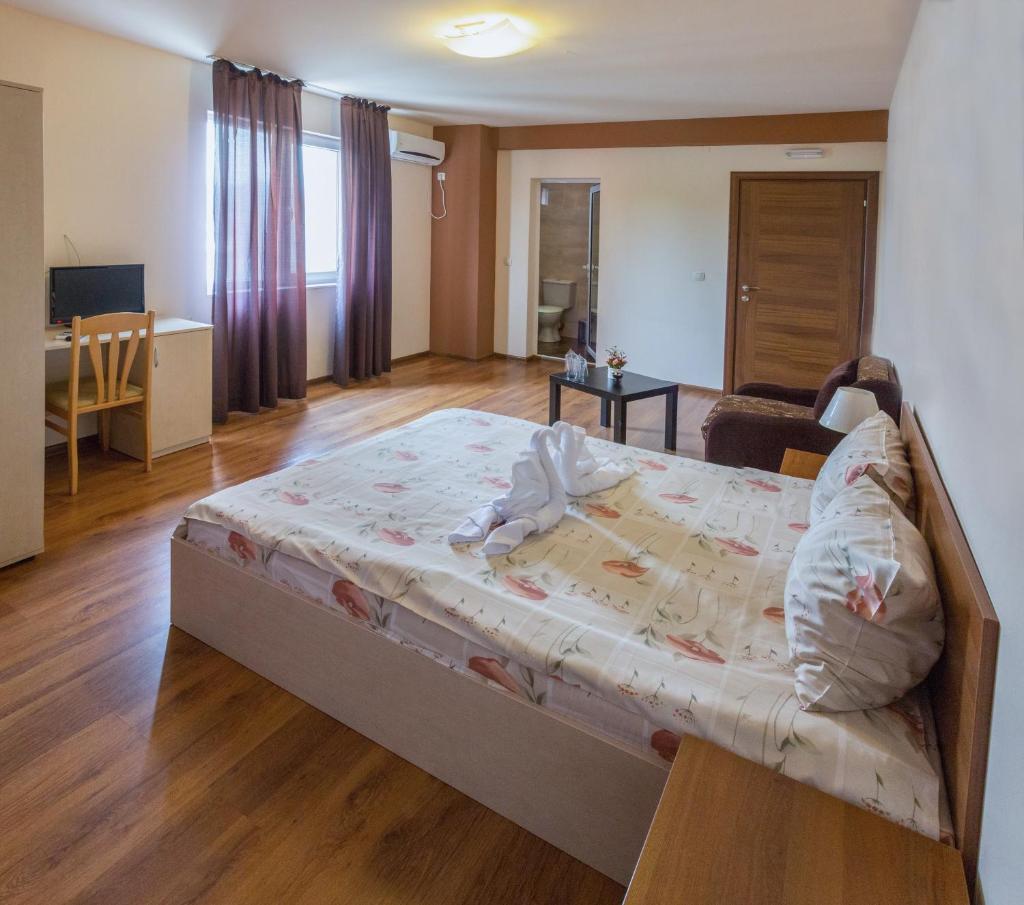 Hotel West photo 4