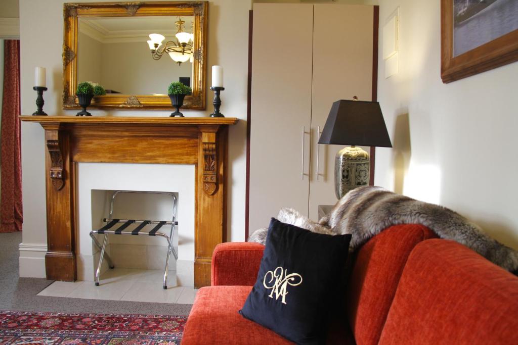 Merivale Manor photo 2