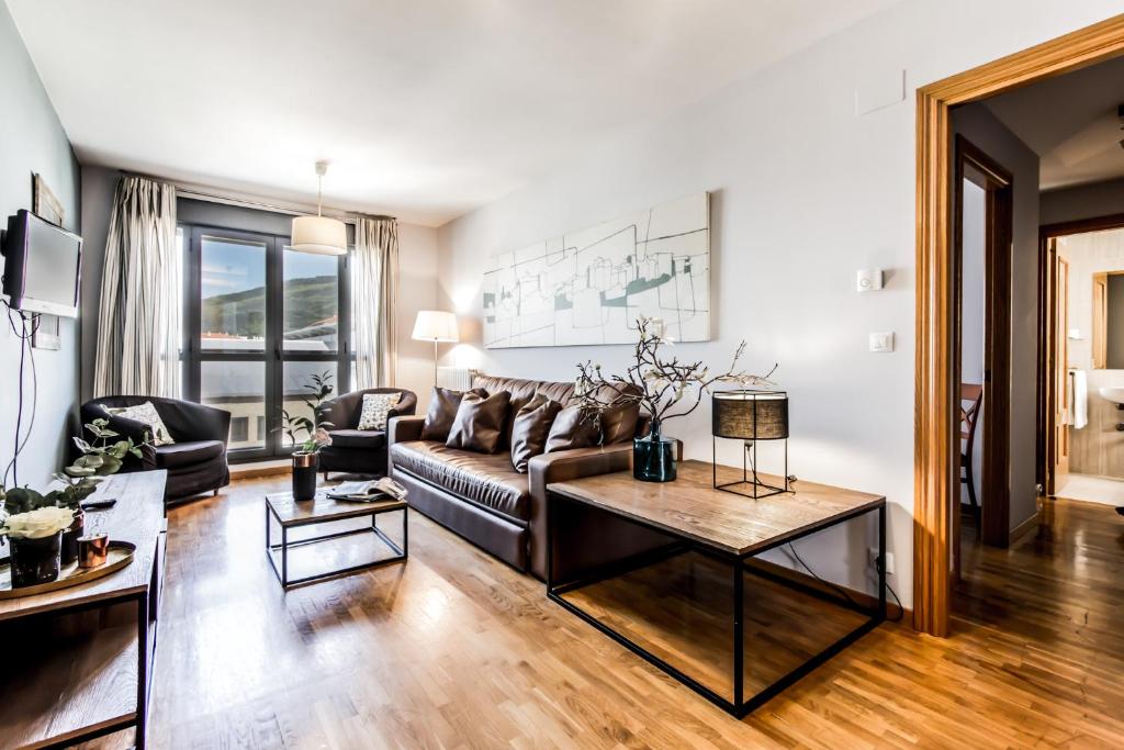 Suites Pamplona Plaza photo 2