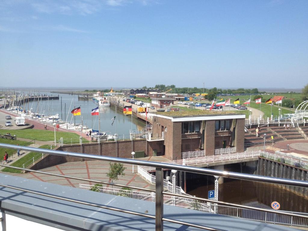 Nordseehotel Benser Hof am Hafen photo 2
