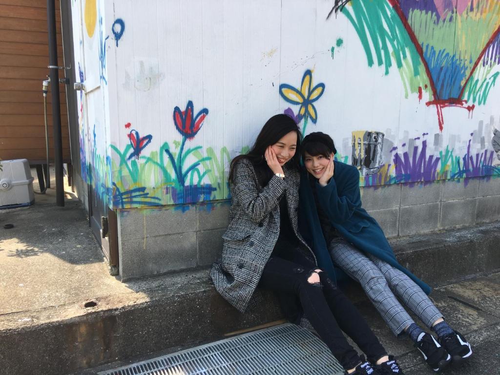Season 1 photo 4