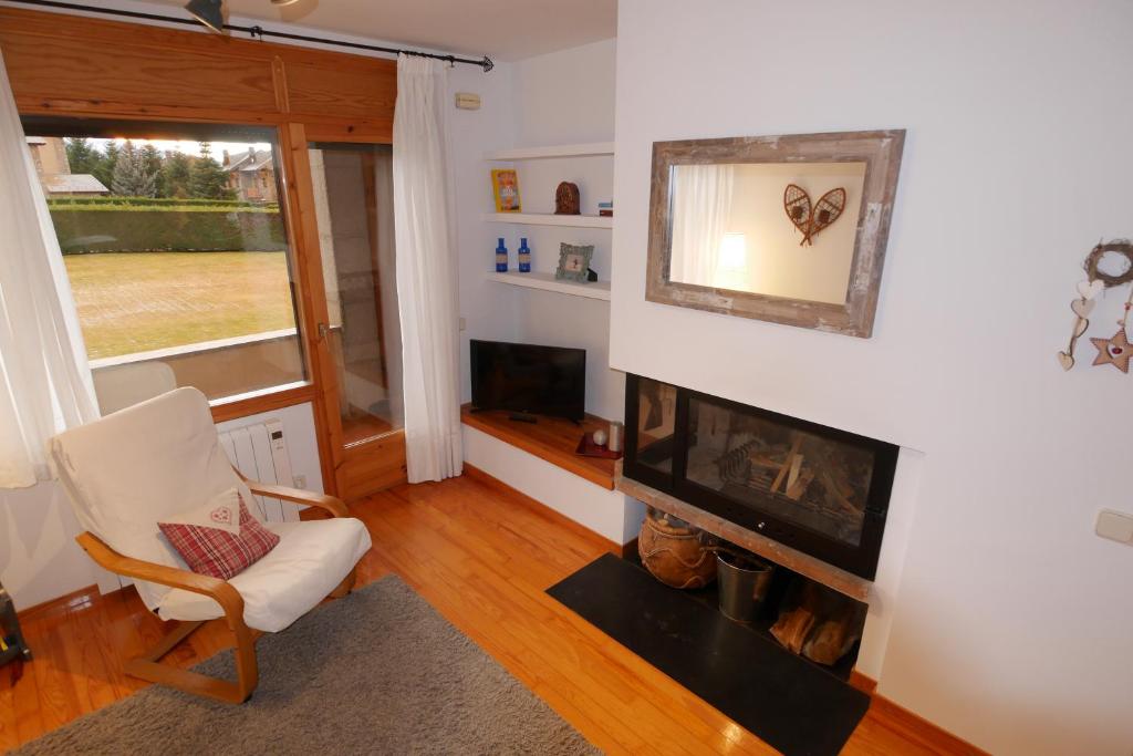 Cozy Apartment in Alp photo 2
