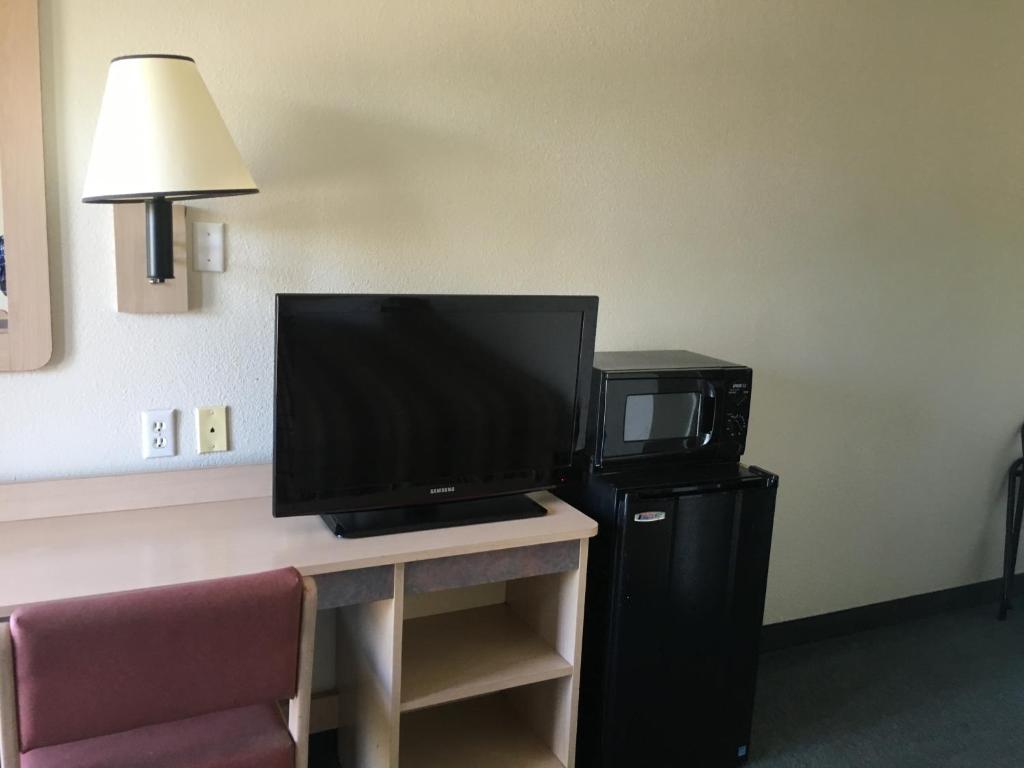 Americas Best Value Inn & Suites Helena image