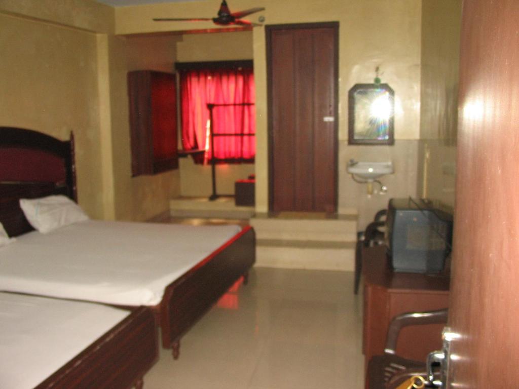 Двухместный (Номер с 4 спальнями, с вентилятором), Hotel Sorrento Guest house Anna Nagar
