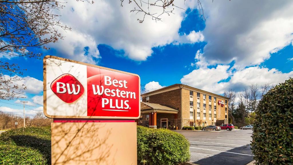 Best Western Plus Pineville-Charlotte South image