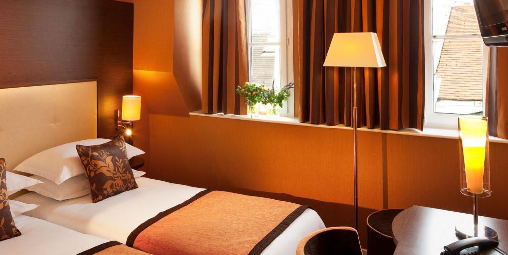 Двухместный (Улучшенный двухместный номер с 1 кроватью), Hotel Saint Honore