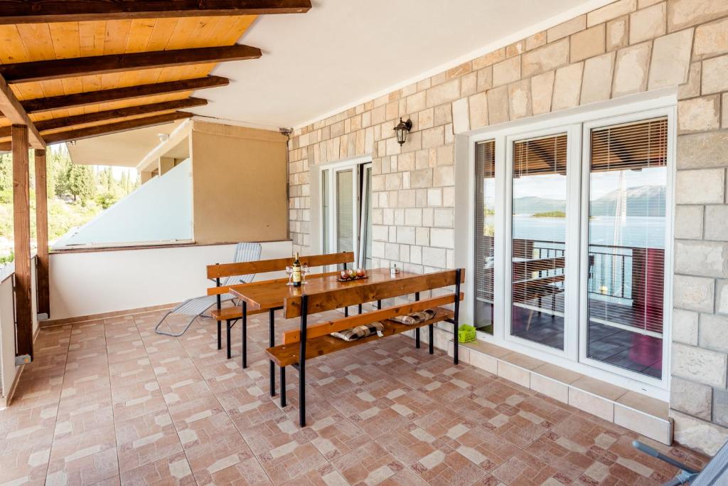 Marinus Apartments photo 2