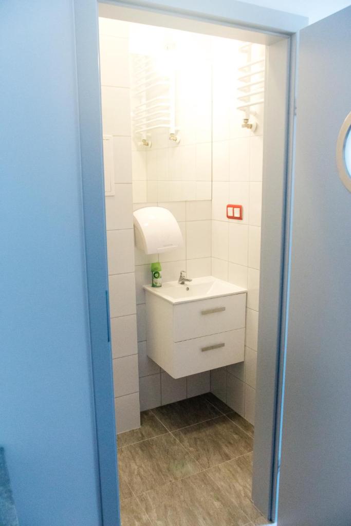 Двухместный (Двухместный номер с 2 отдельными кроватями и балконом), Mjhostel