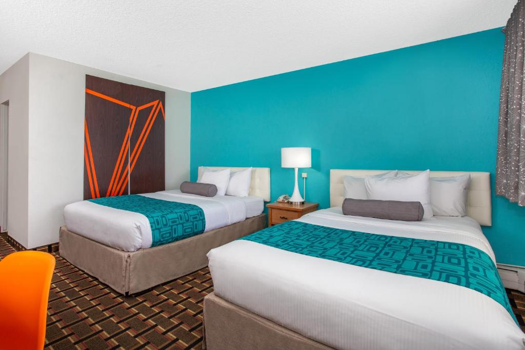 Howard Johnson by Wyndham Colorado Springs photo 2
