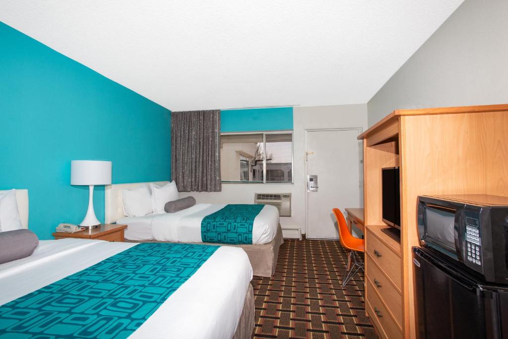 Howard Johnson by Wyndham Colorado Springs photo 3
