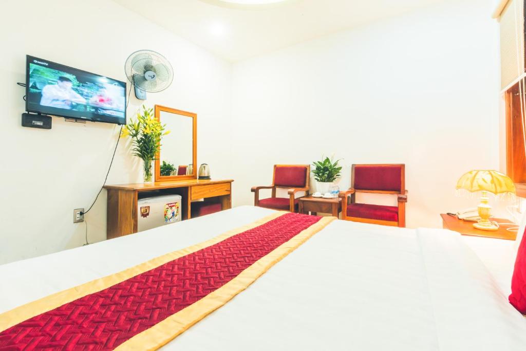 Двухместный (Улучшенный двухместный номер с 1 кроватью), San San Hotel Da Nang