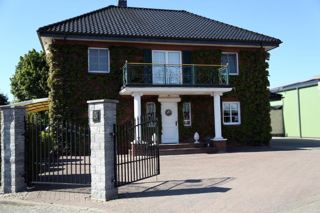 Green Cottage photo 1