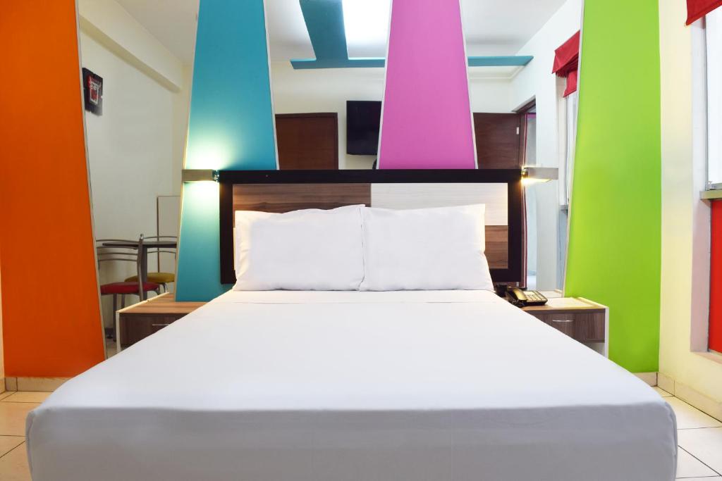 Hotel Colors Canada photo 2