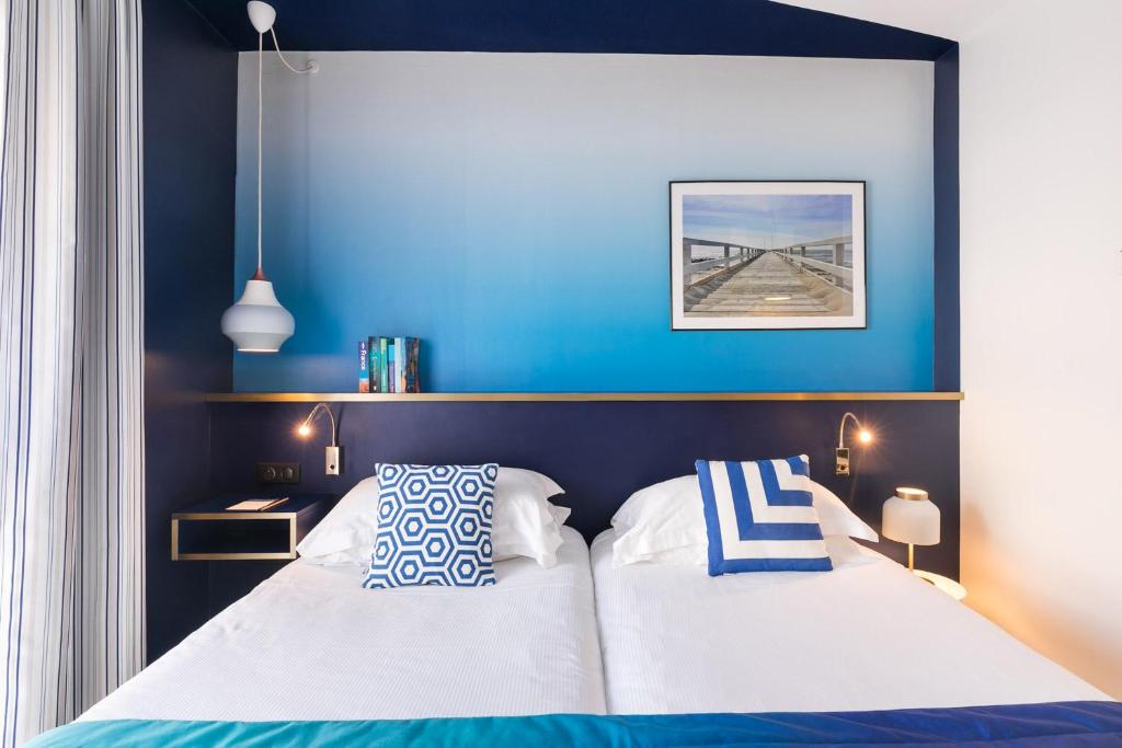 The Deck Hotel by Happyculture photo 2