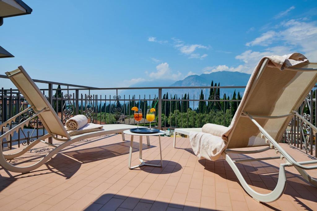 Eco Hotel Benacus - Tap to explore photos
