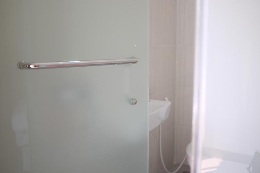 Одноместный (Одноместный номер), RedDoorz Plus near Mall Ciputra Jakarta