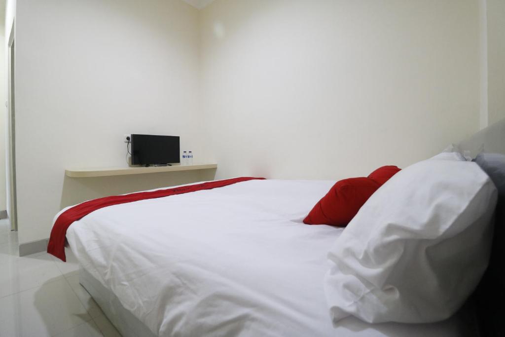 Одноместный (Одноместный номер), RedDoorz Plus near Mall Ciputra Jakarta