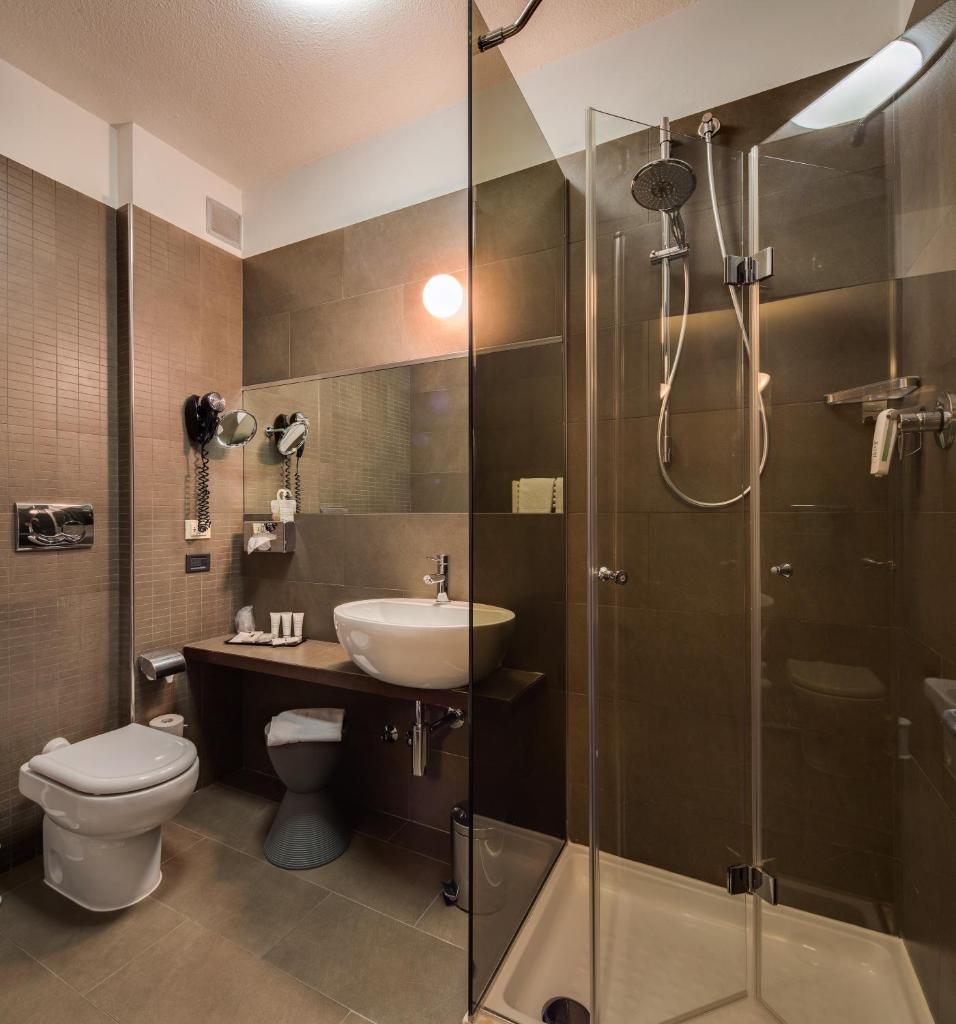 Best Western Plus Hotel Farnese - Tap to explore photos