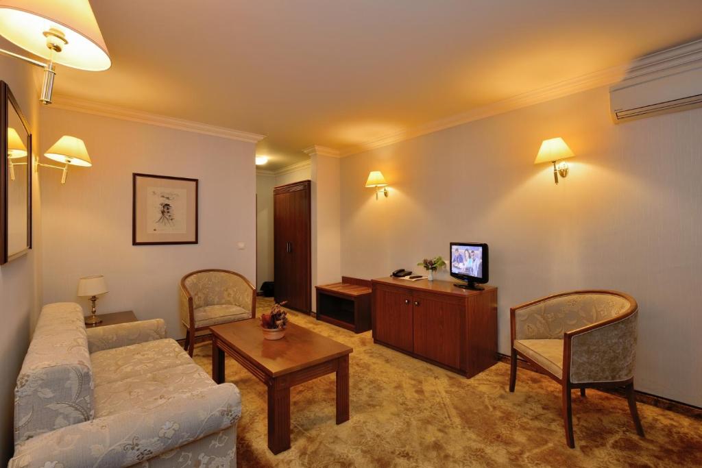 Hotel Club Central photo 3