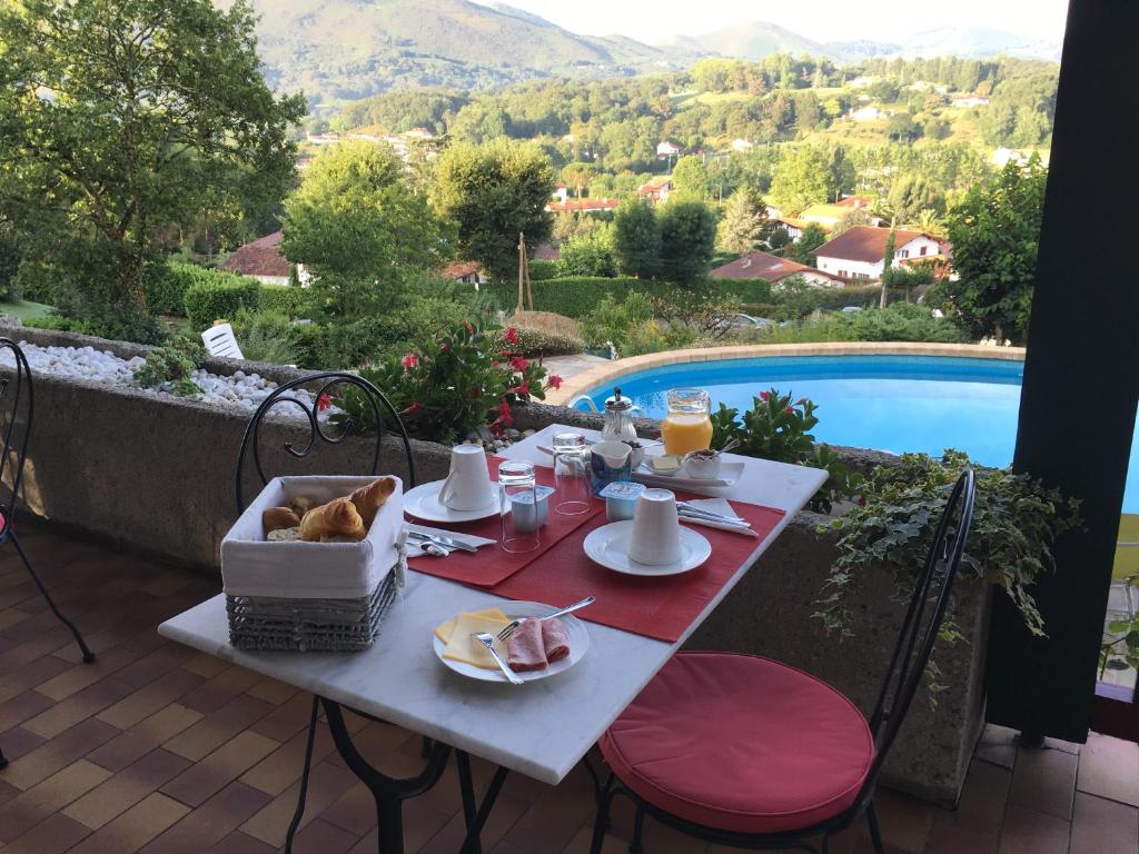 Guest house Maison Iratzean photo 1
