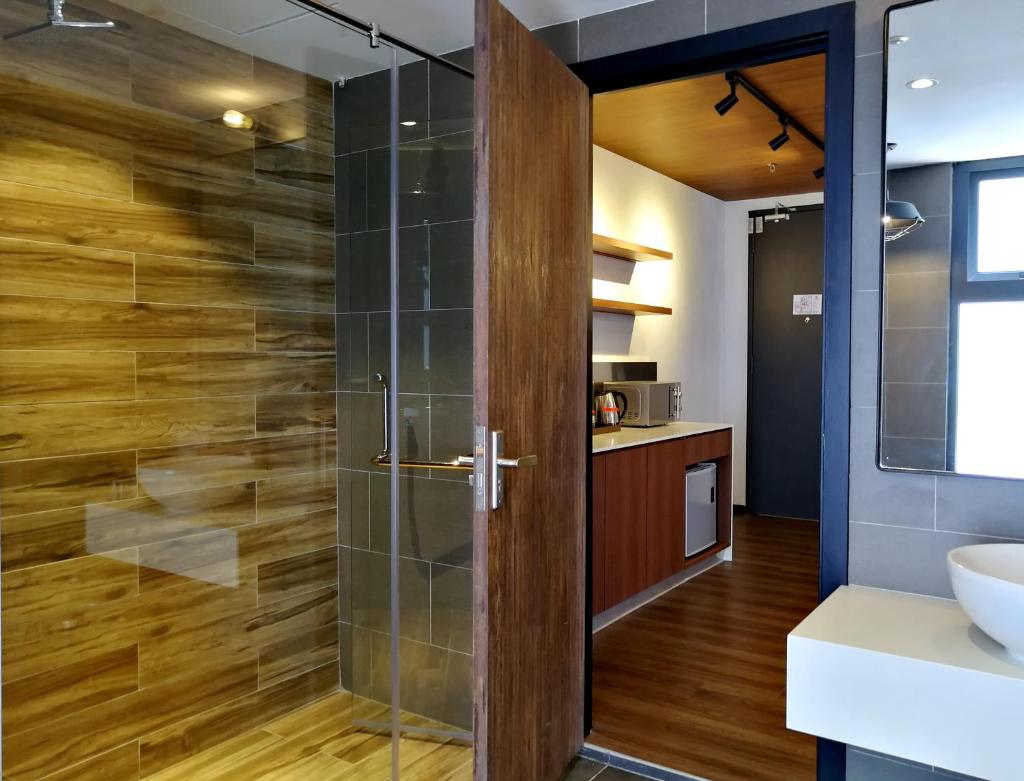 Сьюит (The Classic Suite), M Summit 191 Executive Hotel Suites
